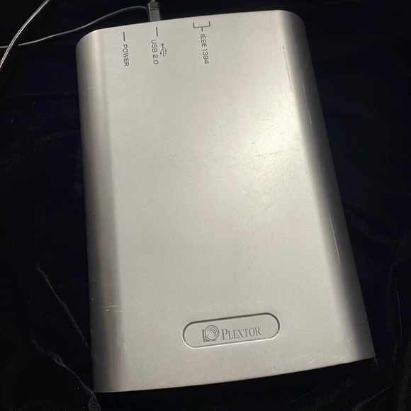 Plextor PX-716UF 16x USB-2.0 Dual-Layer External DVD±RW Drive with USB - Picture 1 of 11